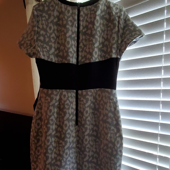 Black and grey animal print Shift Dress - Picture 4 of 4